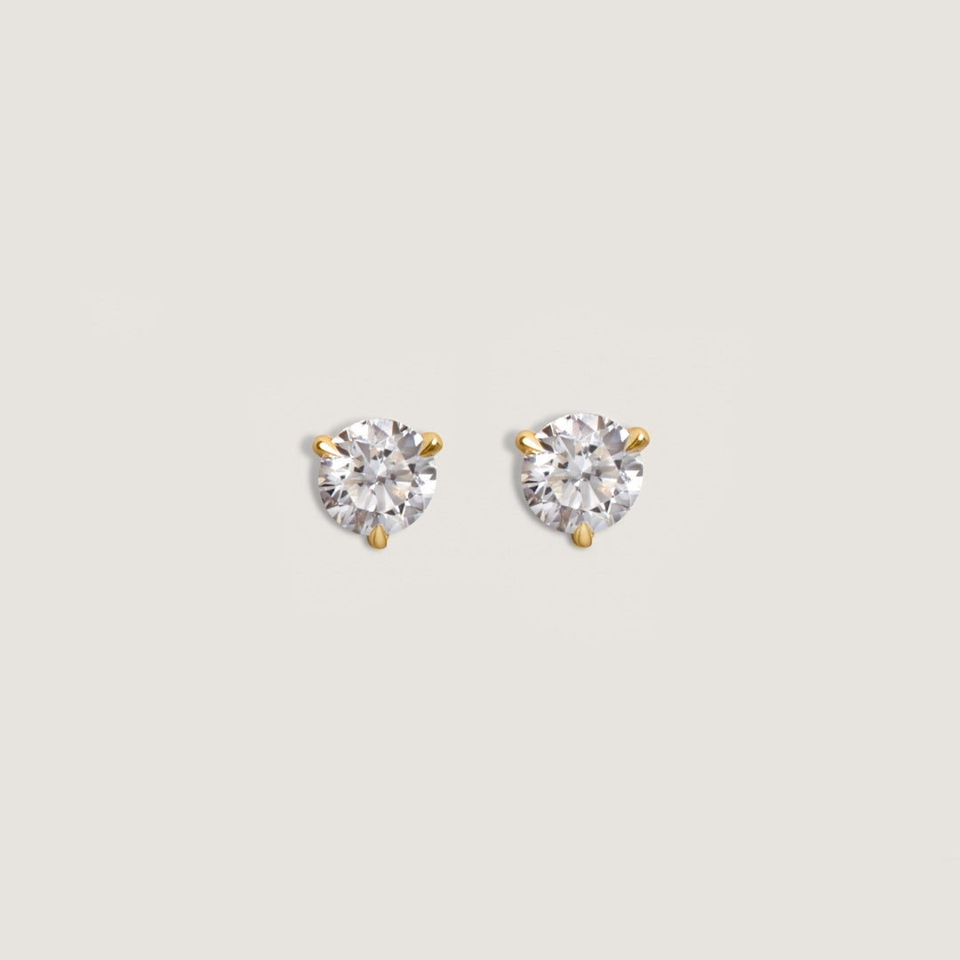 June Round Stud Earrings Diamond