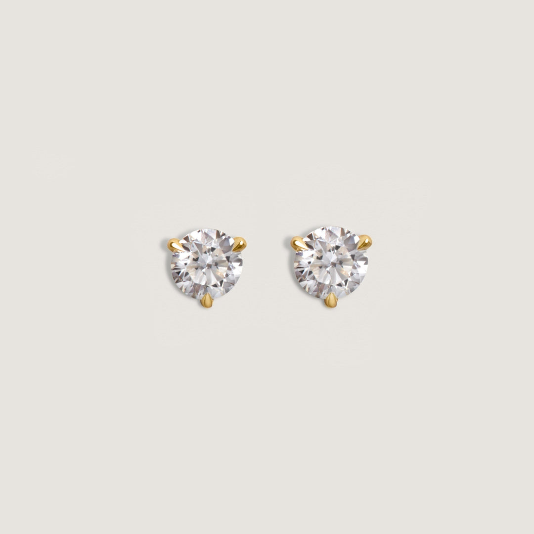 June Round Stud Earrings Diamond