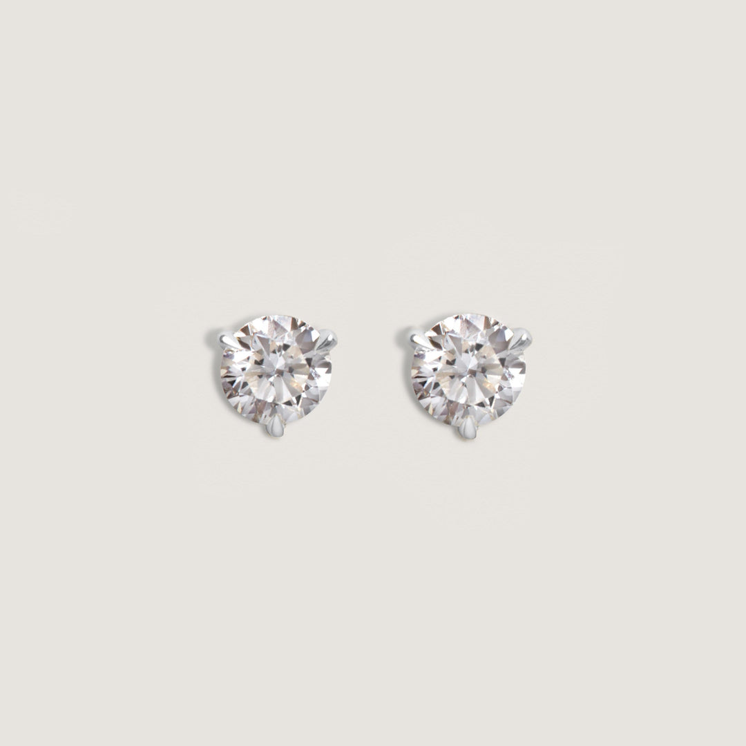 June Round Stud Earrings Diamond