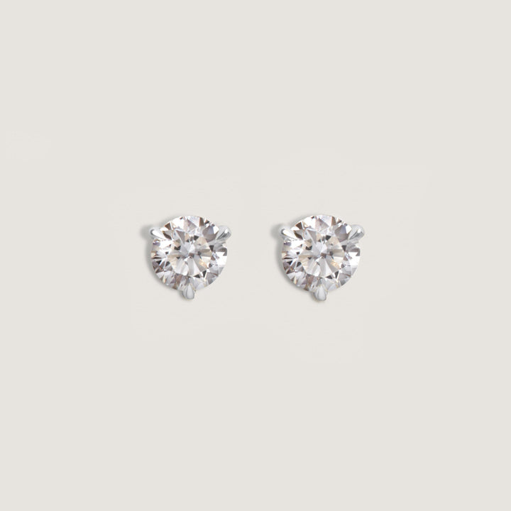 June Round Stud Earrings Diamond
