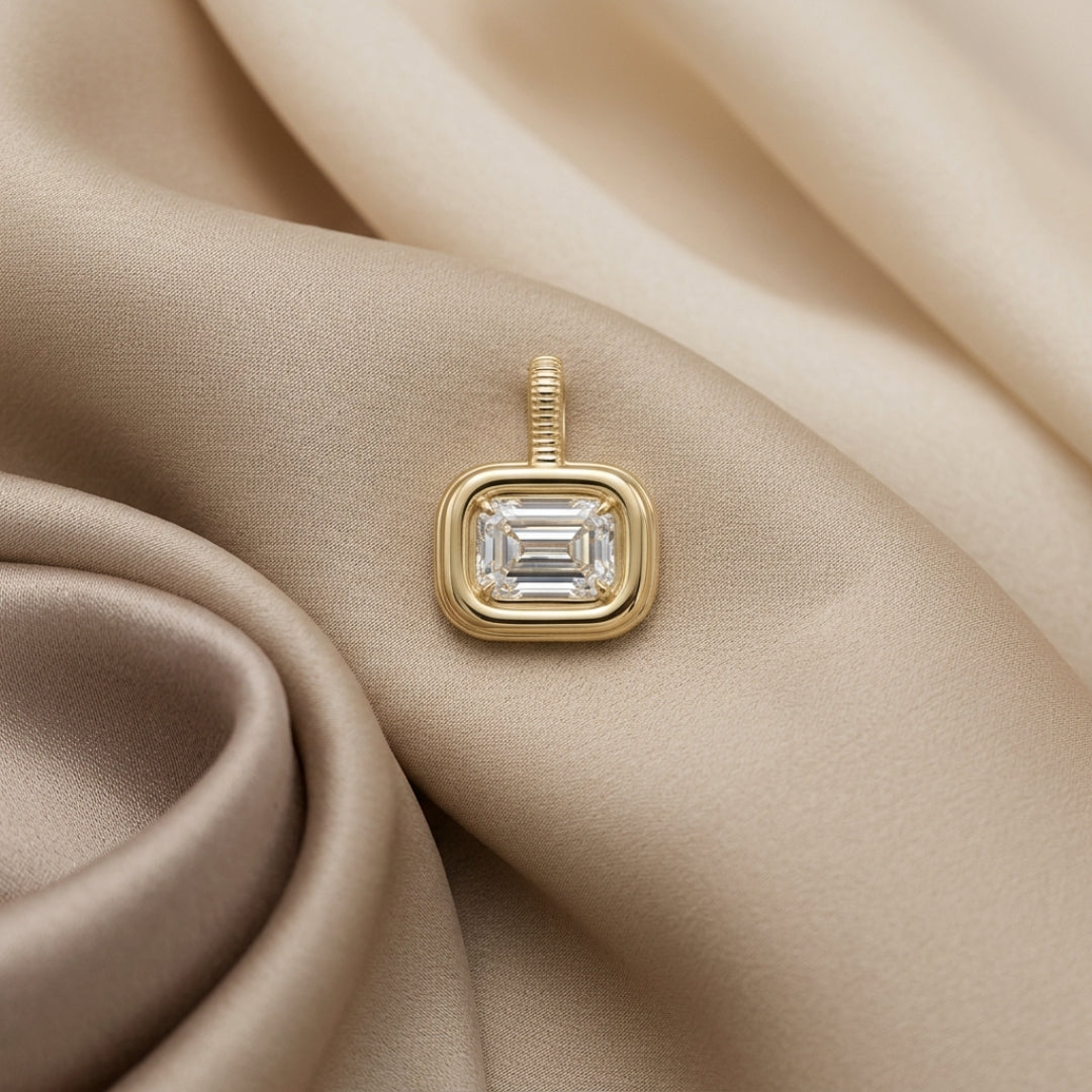 Margot Pendant Emerald Cut Diamond