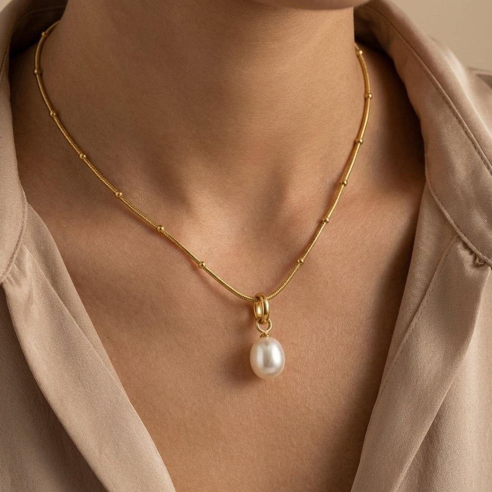 Isola Pearl Pendant Necklace