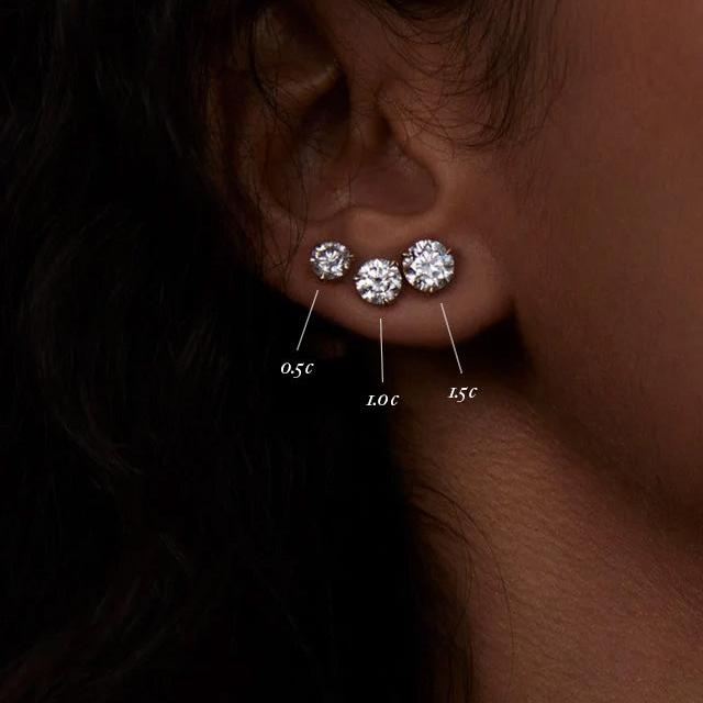 June Round Stud Earrings Diamond