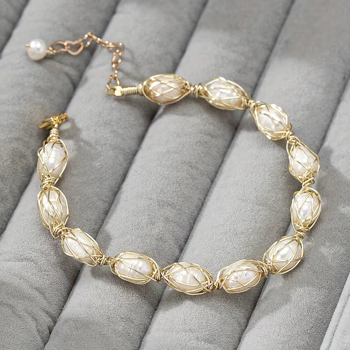Wire Pearl Braelet