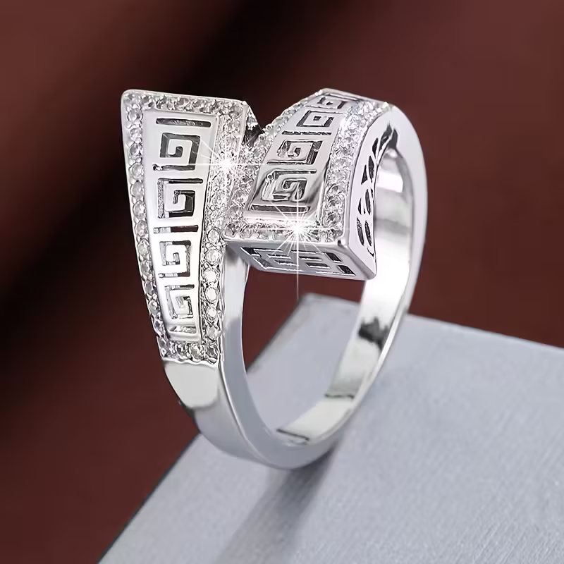 Vintage Tribal Zirconia Gold Ring